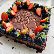 Load image into Gallery viewer, Raw Chocolate Avocado Cake 可可牛油果蛋糕