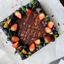 Load image into Gallery viewer, Raw Chocolate Avocado Cake 可可牛油果蛋糕