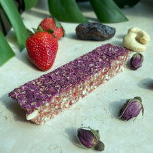 Load image into Gallery viewer, Rose strawberry Bar 45g
