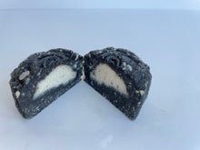 Load image into Gallery viewer, Mooncake Sesame (1Pc)
