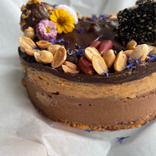 Load image into Gallery viewer, No Bake Peanut Butter Salted Caramel Chocolate Cake 仿焦糖海鹽花生可可蛋糕
