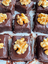Load image into Gallery viewer, No Bake Sweet Potato Chocolate Brownies (5 pcs)
