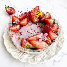 Load image into Gallery viewer, Raw Strawberry Cake 士多啤梨蛋糕
