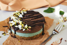 Load image into Gallery viewer, Raw Cho Mint Cake 可可薄荷仿雪糕蛋糕
